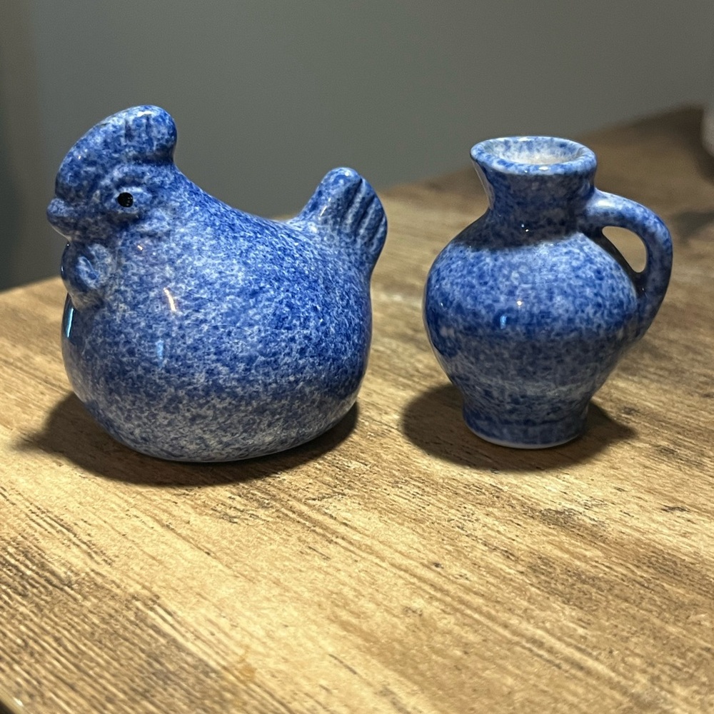 Lot of 2 - Vintage Enesco Blue Speckled Hen and Vase Set